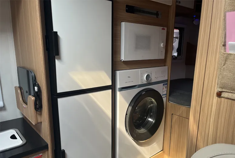 JAW OULU Plug-in Hybrid RV