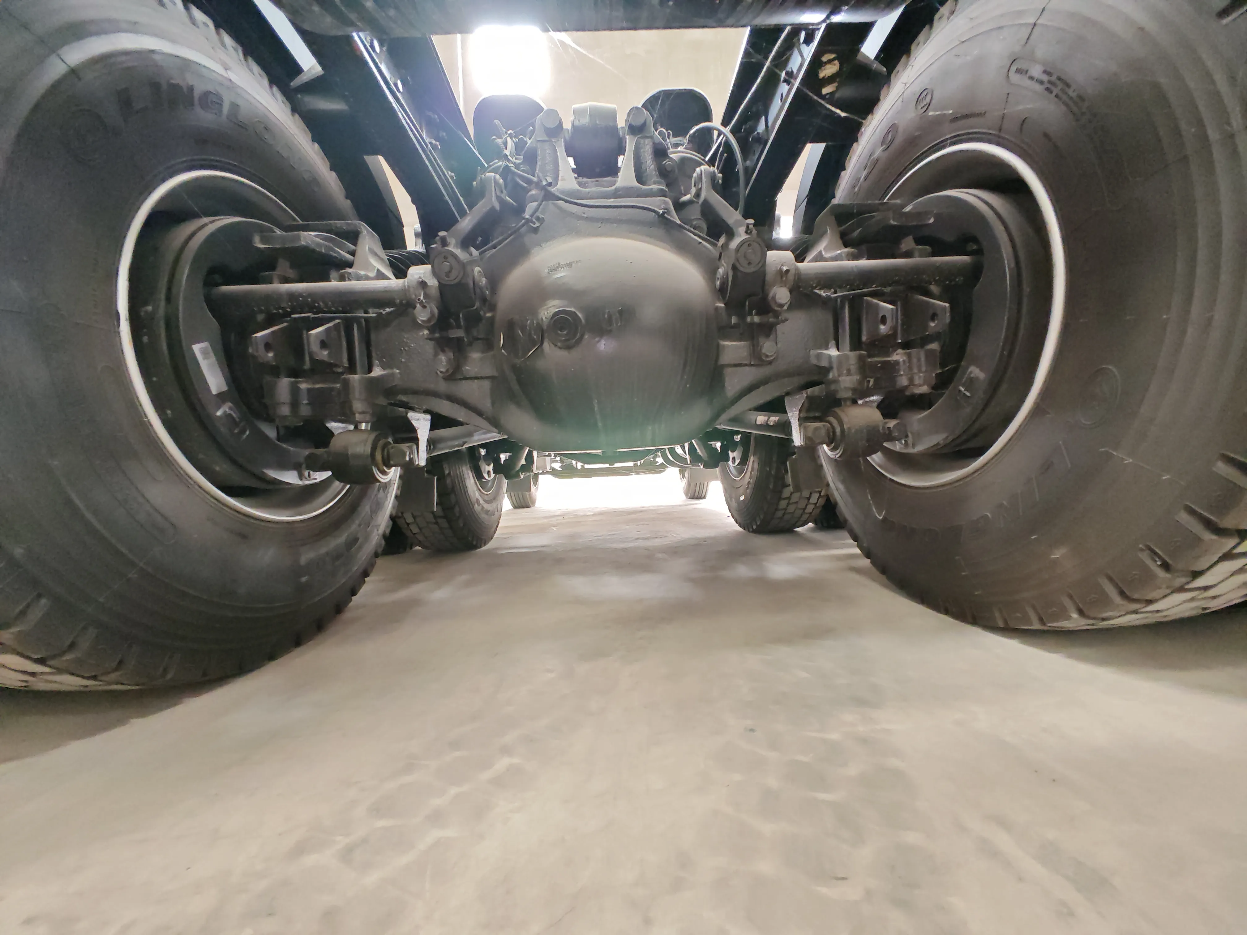 FOTON AUMAN GTL-E 6X4 Tractor Truck