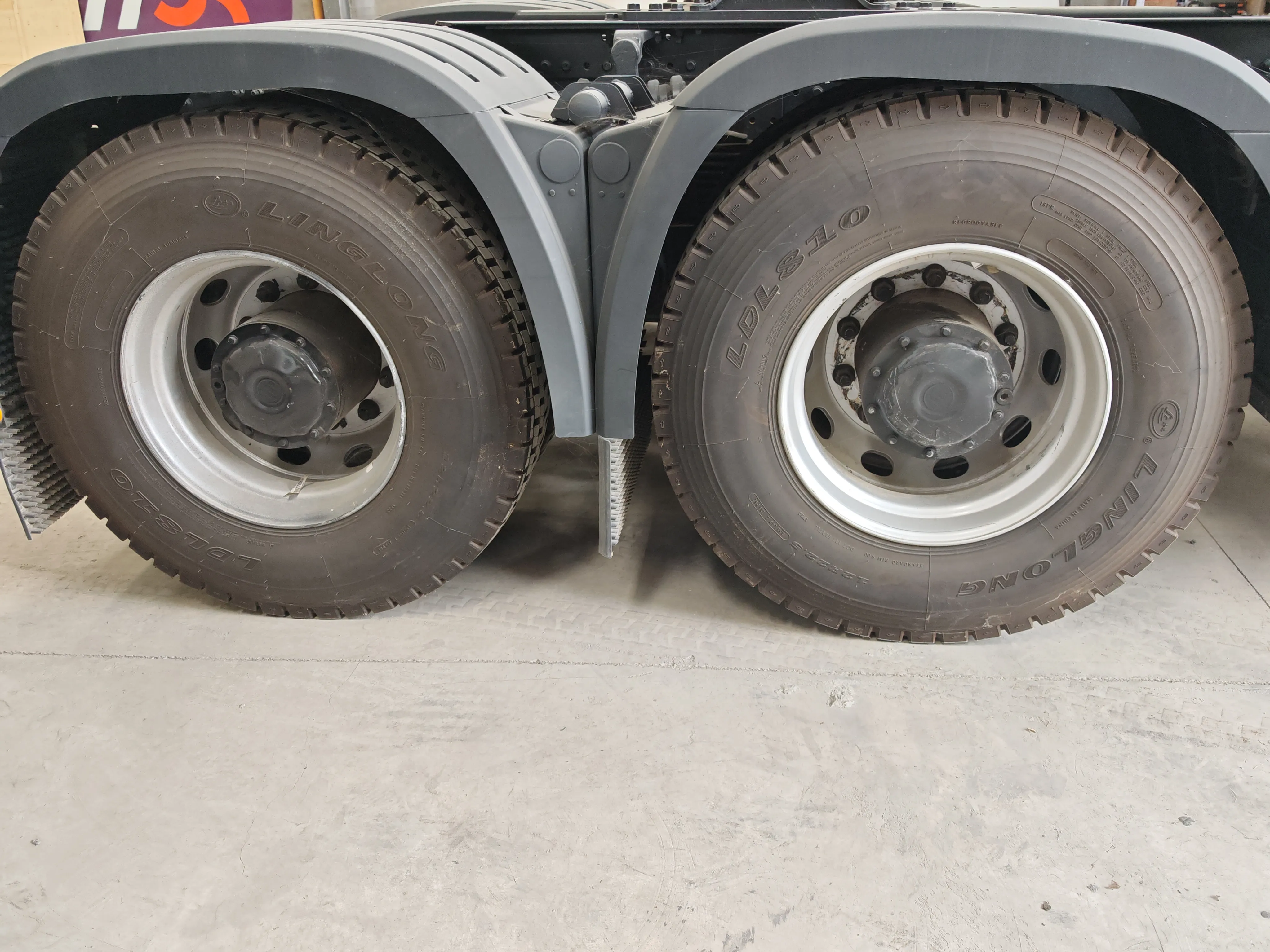 FOTON AUMAN GTL-E 6X4 Tractor Truck