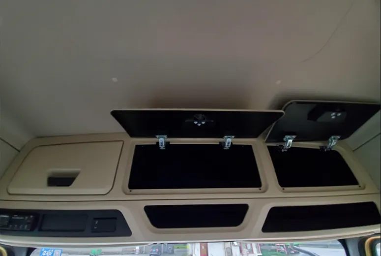 SHACMAN M3000E 6x4 Electric Tractor Truck Super Edition