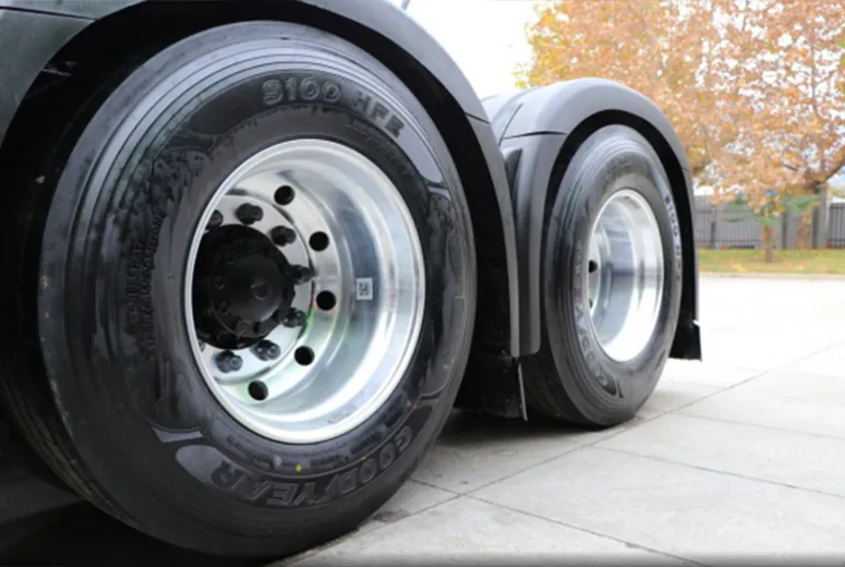 SHACMAN X6000 6*4 680HP Tractor Truck High Roof