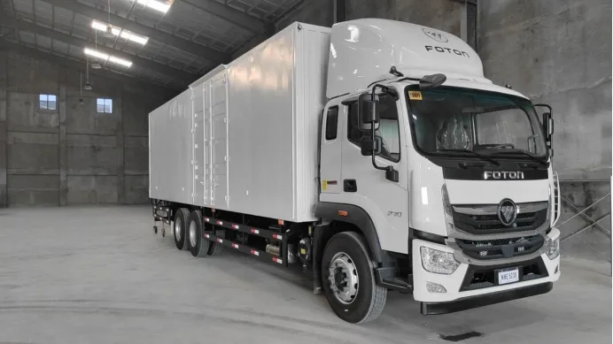 24 seater luxury coach