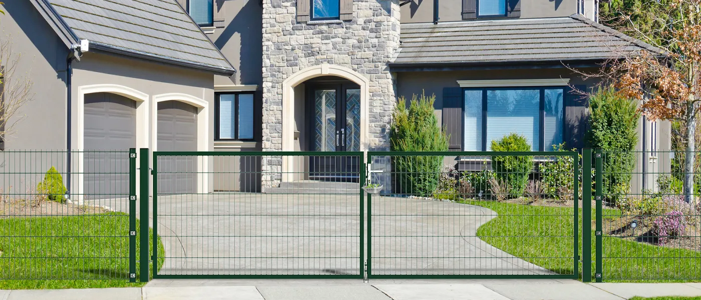 6/5/6 2D MESH FENCING GARDEN GATES WIDTH 400CM & HEIGHT 120CM GREEN & GREY SQUARE POST & FRAME