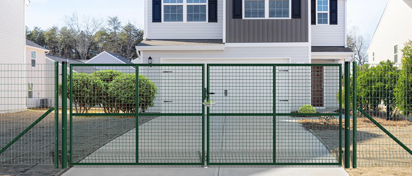 COMPOSITE FENCING GATE WIDTH 400CM & HEIGHT 150CM GREEN & GREY SQUARE POST & FRAME