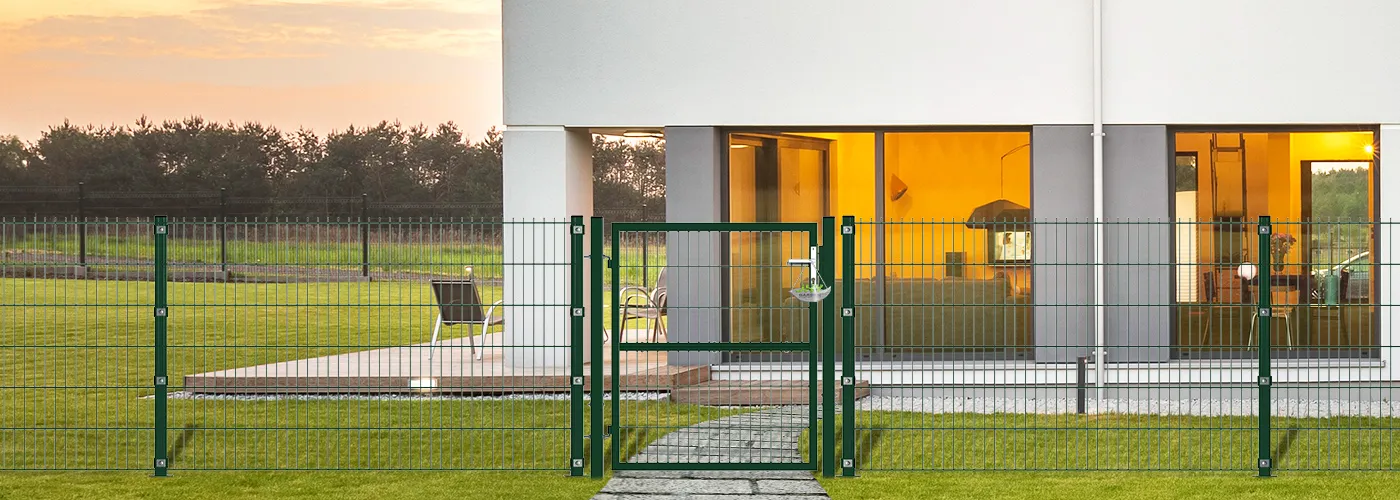 COMPOSITE WIRE MESH GARDEN GATE WIDTH 100CM & HEIGHT 120CM GREEN & GREY SQUARE POST & FRAME