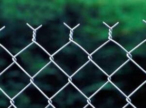 The characteristics of hook net material determines its use value