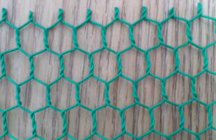 Dipped wire mesh with six sides
