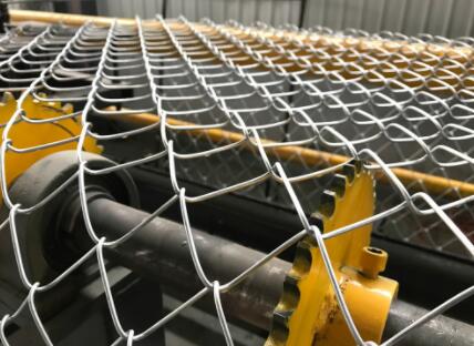 Exploring the Benefits and Uses of Wire Screen Materials in Various Applications