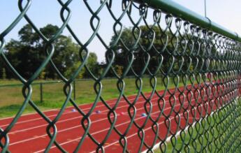 Hook mesh material characteristics determine its use value