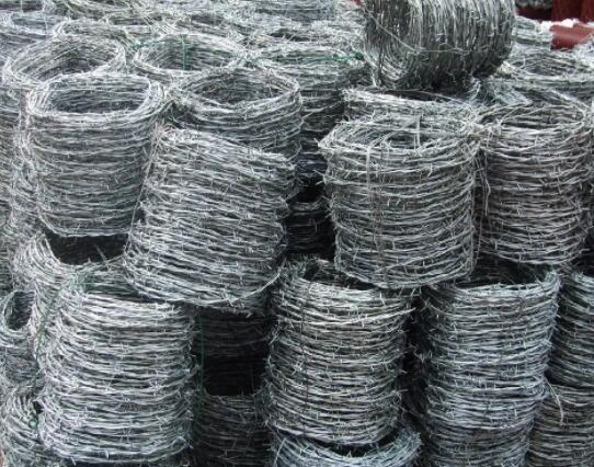 What are the advantages of twisting barbed rope?