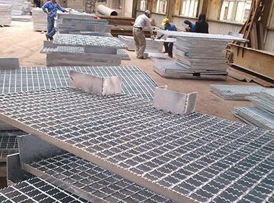 Details to pay attention to when welding steel grids