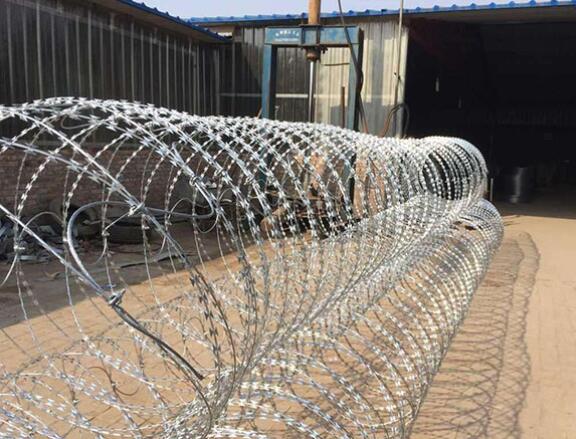 square mesh fence panels