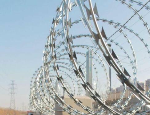 Spray blade thorn rope six features