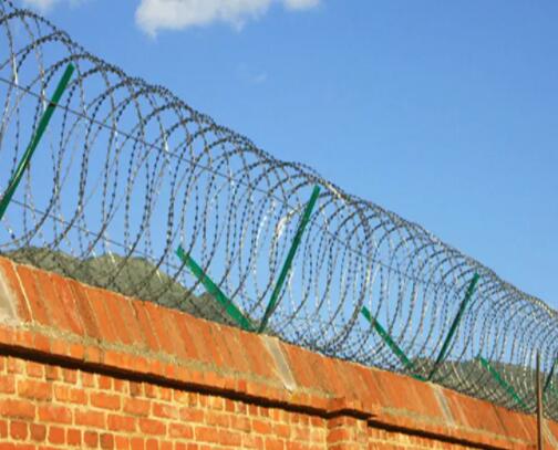 Správná délka šroubů pro sádrokartonové desky a jejich použití