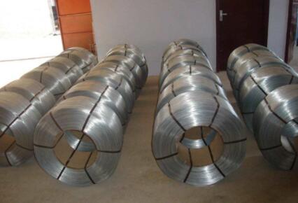 Large coil of galvanized wire production and surface treatment