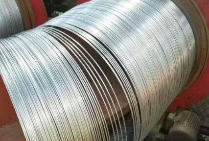 What is the corrosion resistance of hot-dip galvanized wire