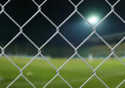 Diamond hook mesh used in canal bed