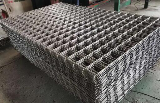 Choosing the Best Coil Nails for Your Roofing Projects and Applications