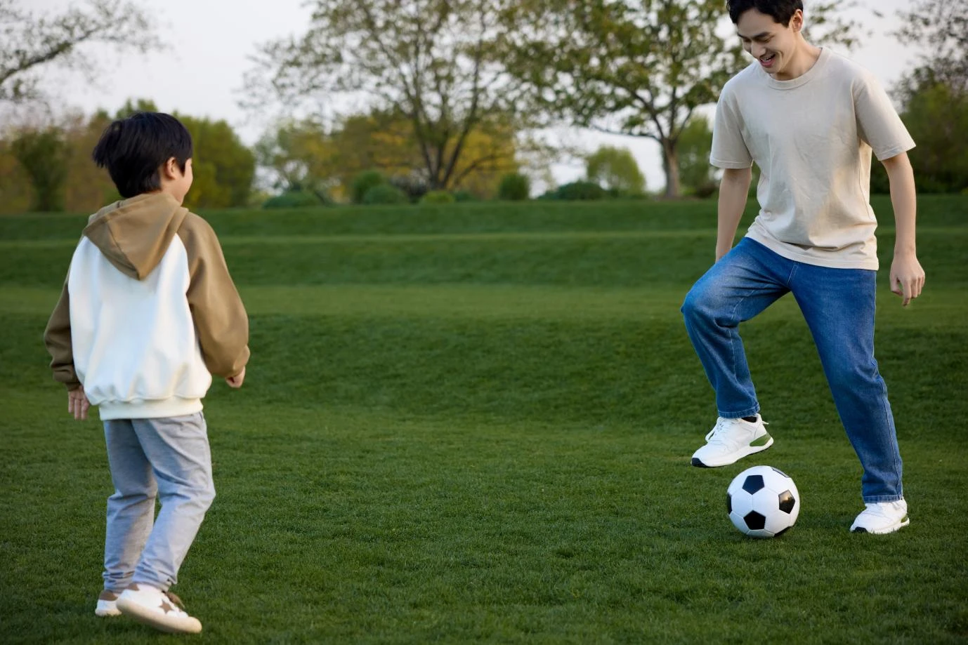 How Artificial Grass Suppliers Ensure Quality Products