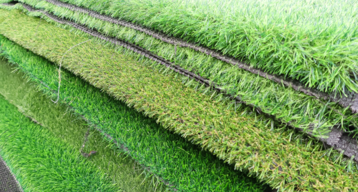 cỏ nhân tạo cho chó bên ngoài