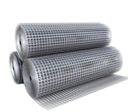 Wire Fence Roll Applications in Poultry Farming