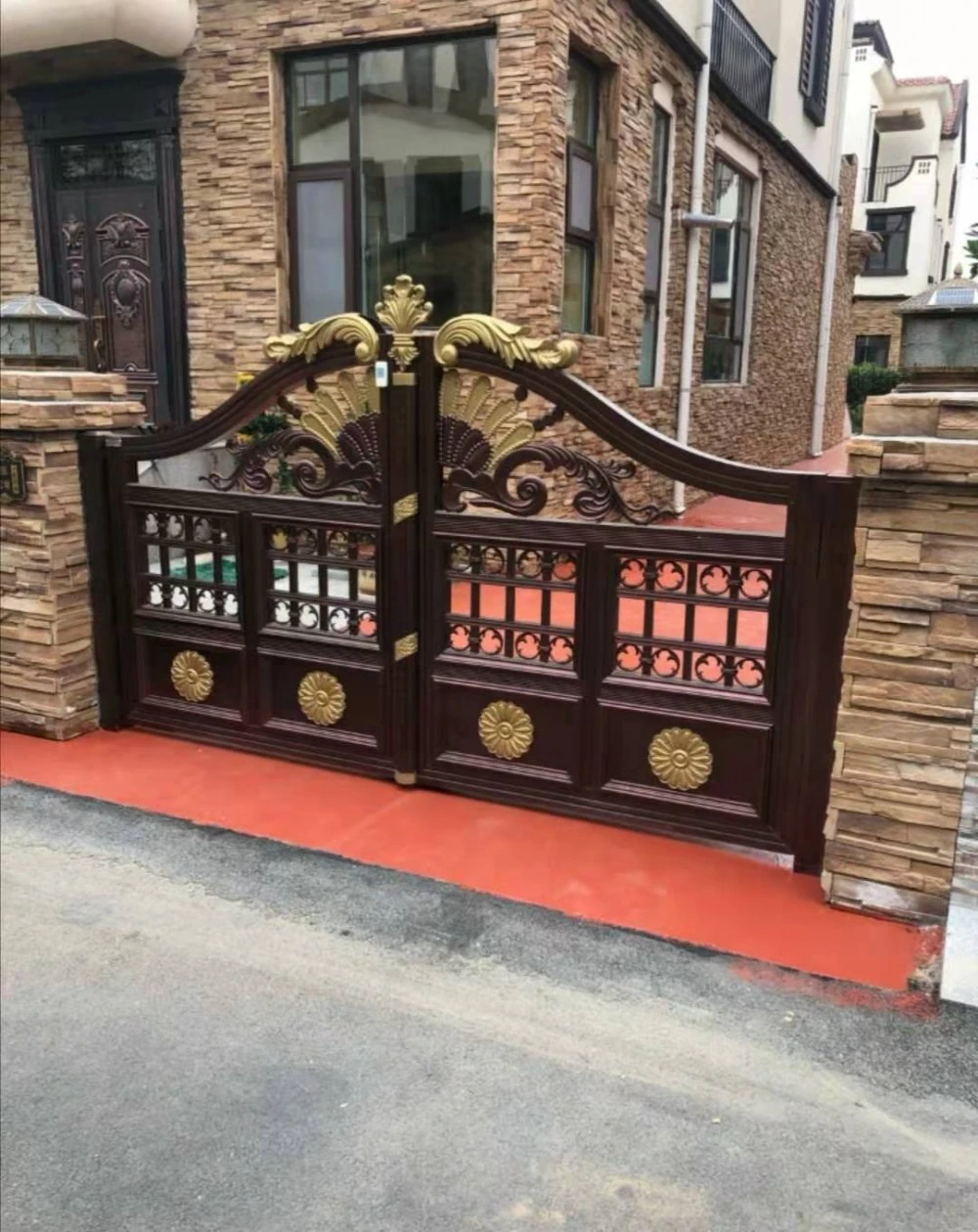 Ornamental Aluminium Double Gate Designs​