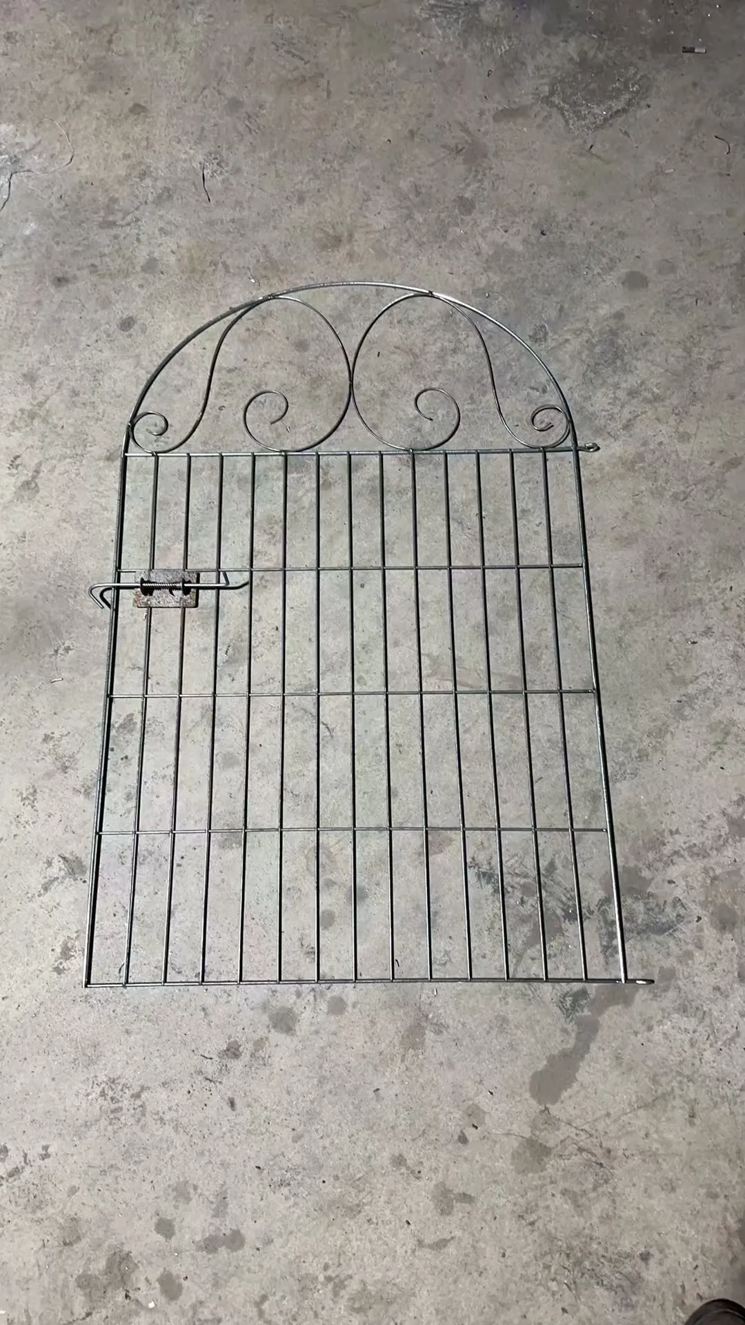 High Visibility Black Metal Security Fence Easy-to-Assemble Garden Iron Barrier and Trellis
