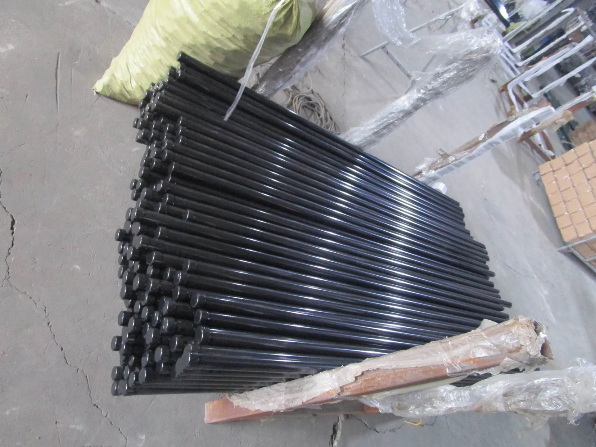 Hot-Selling Round Post, Suitable For All Kinds Of Fences