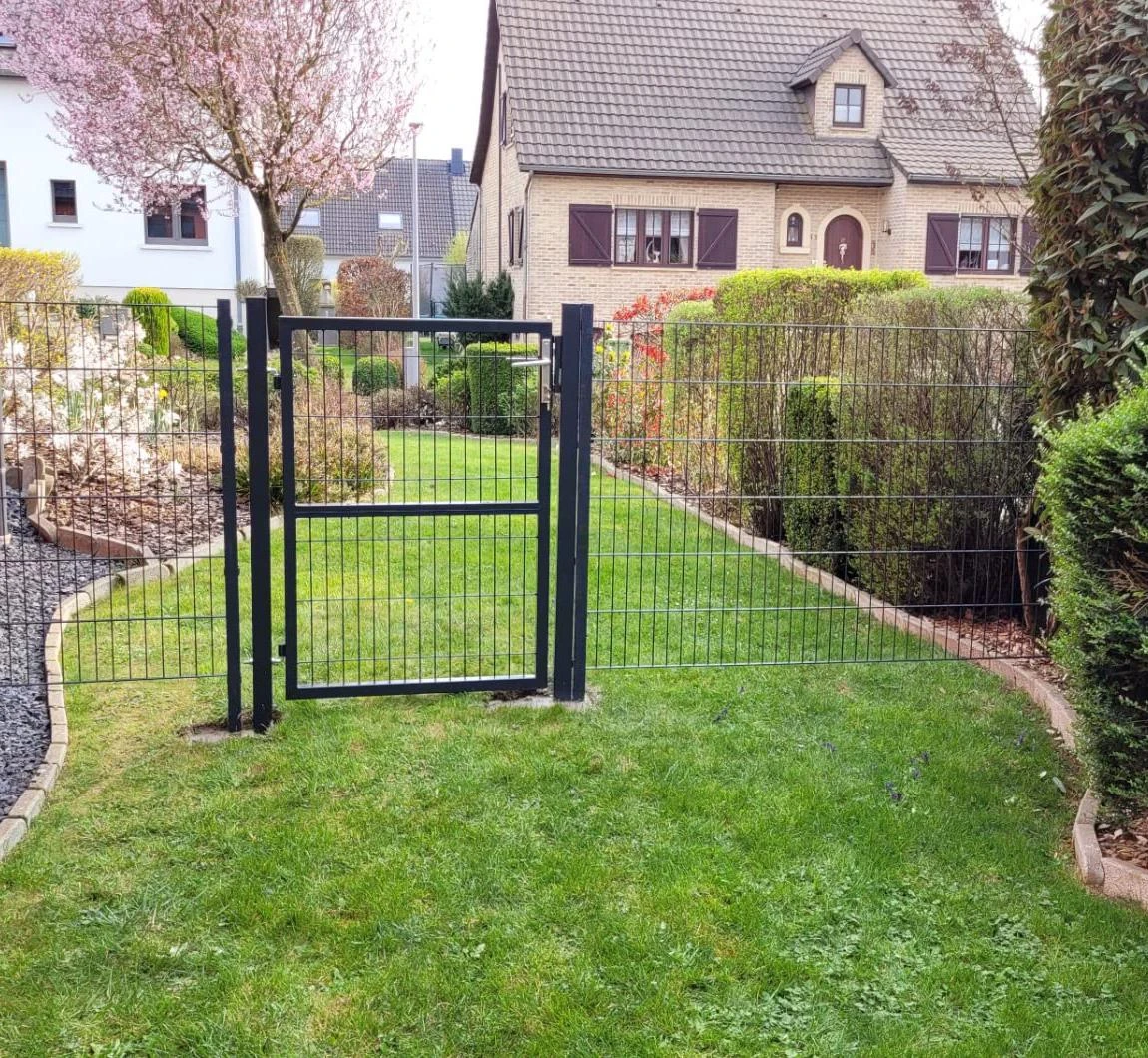 PVC Powder Coated Round Pipe Double Wing Entrance Gate