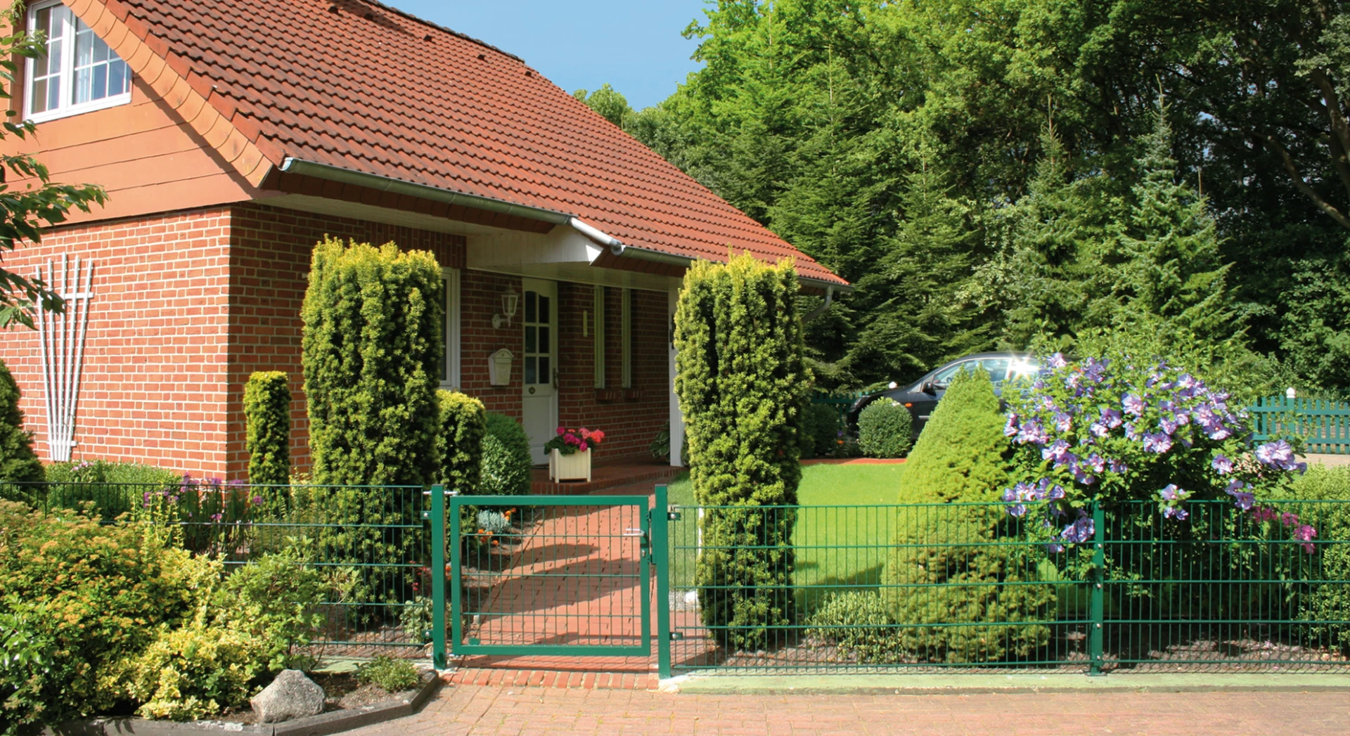 The application of metal fence post holders in different fields