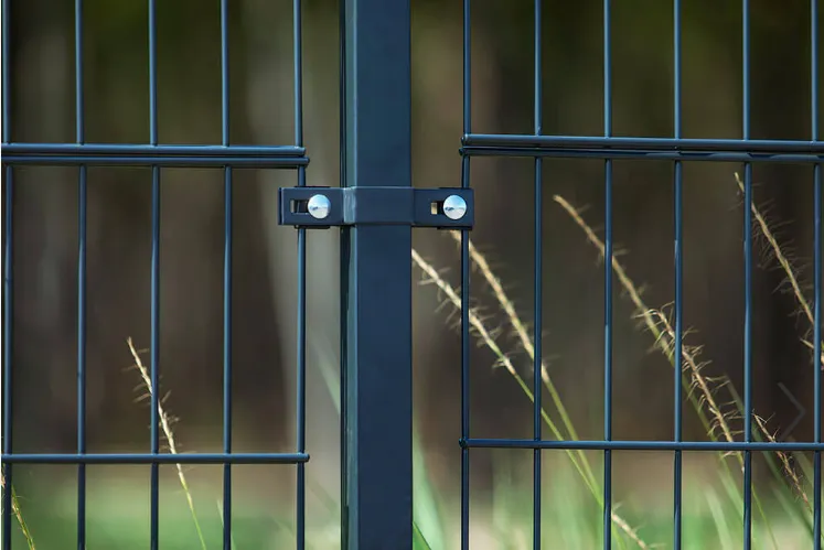 Read More About vintage double loop wire fencing