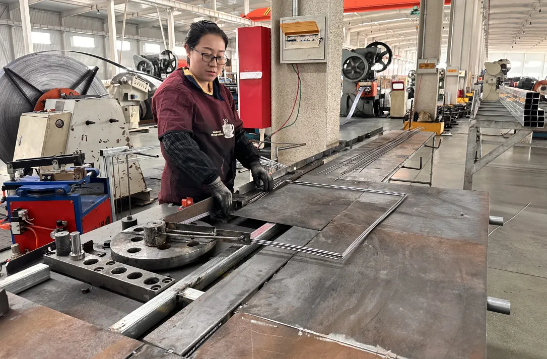 PVC Powder Coated Round Pipe Double Wing Entrance Gate PVC Powder Coated Round Pipe Double Wing Entrance Gate