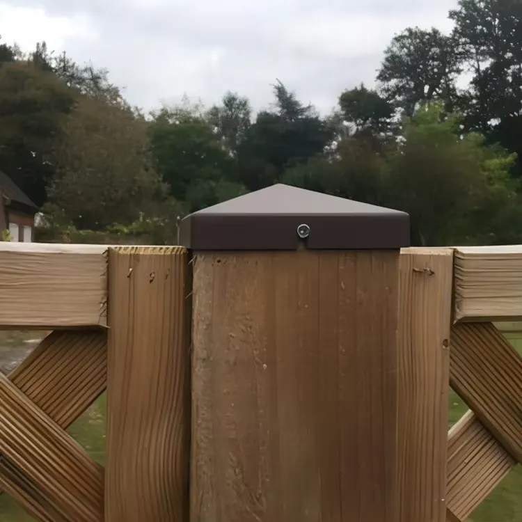 Hot Sale Customized Wooden Or Iron Mesh Fence Post Pyramid Caps