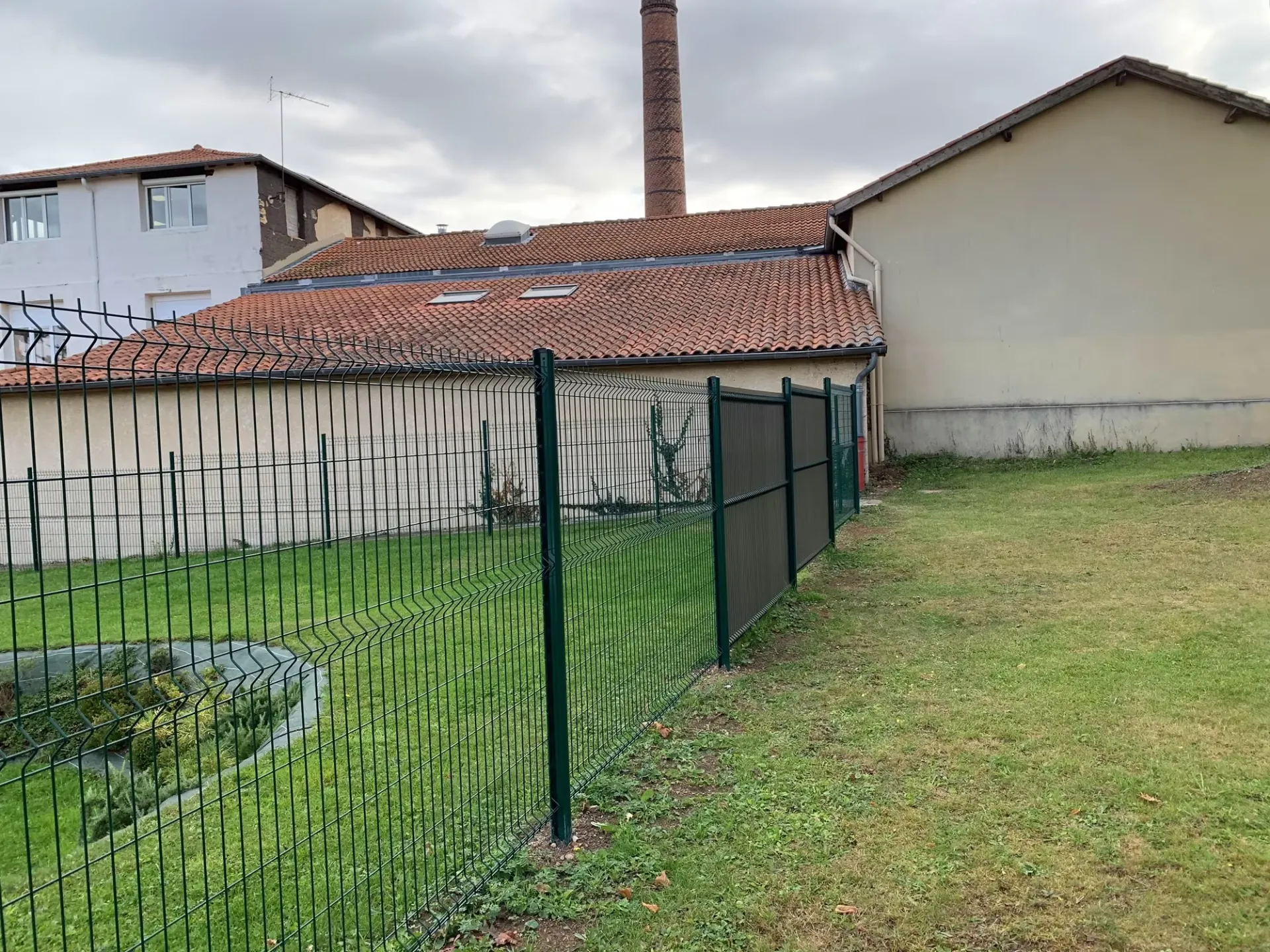 single small gate design