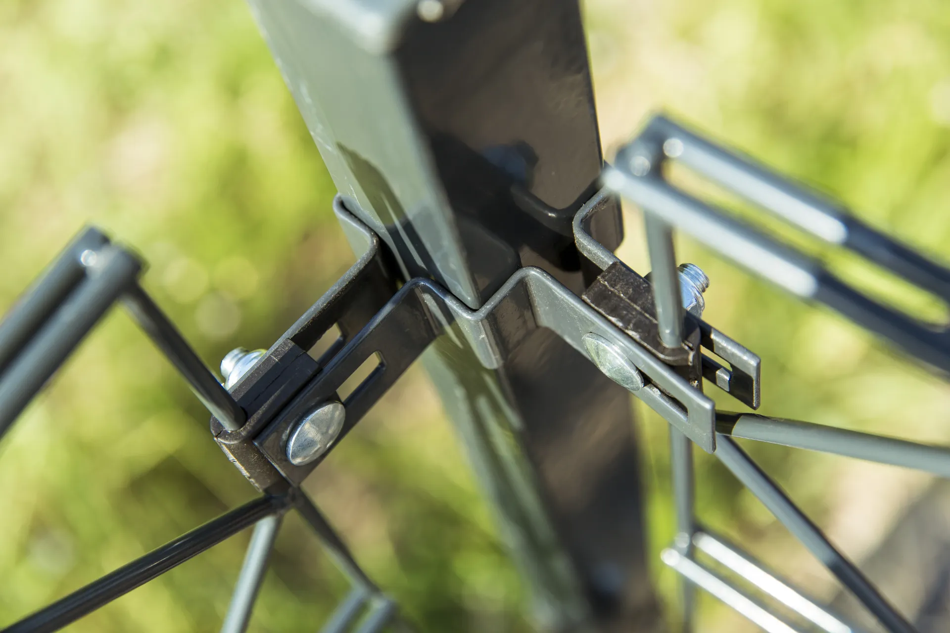 Square Pipe Post Metal Garden Gate With Lock For House Entrance