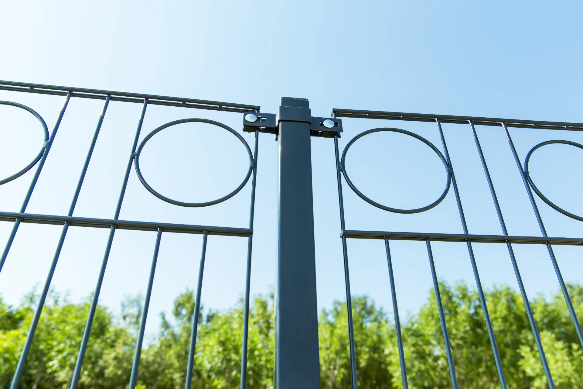 Portable Versatile Pvc Coated Pond Fence Upper Arch For Garden Pond Fence