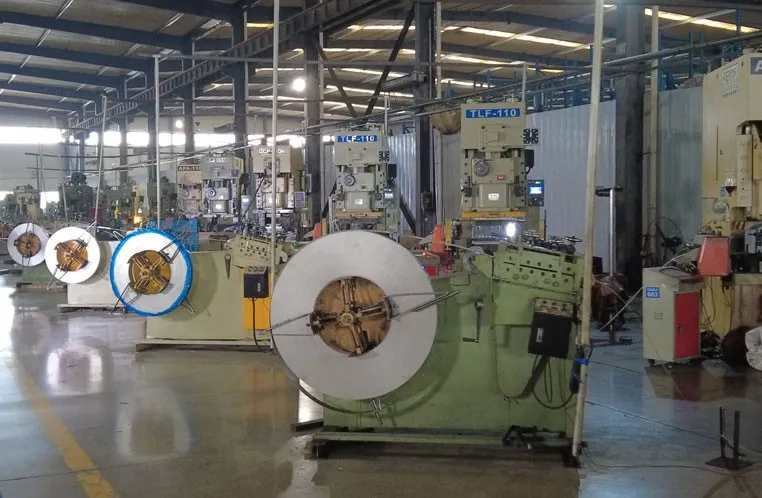 Landscape Edging Border Corrugated Galvanized Steel / Corten Steel Fence Garden Edging for Borders Flower Bed Lawn