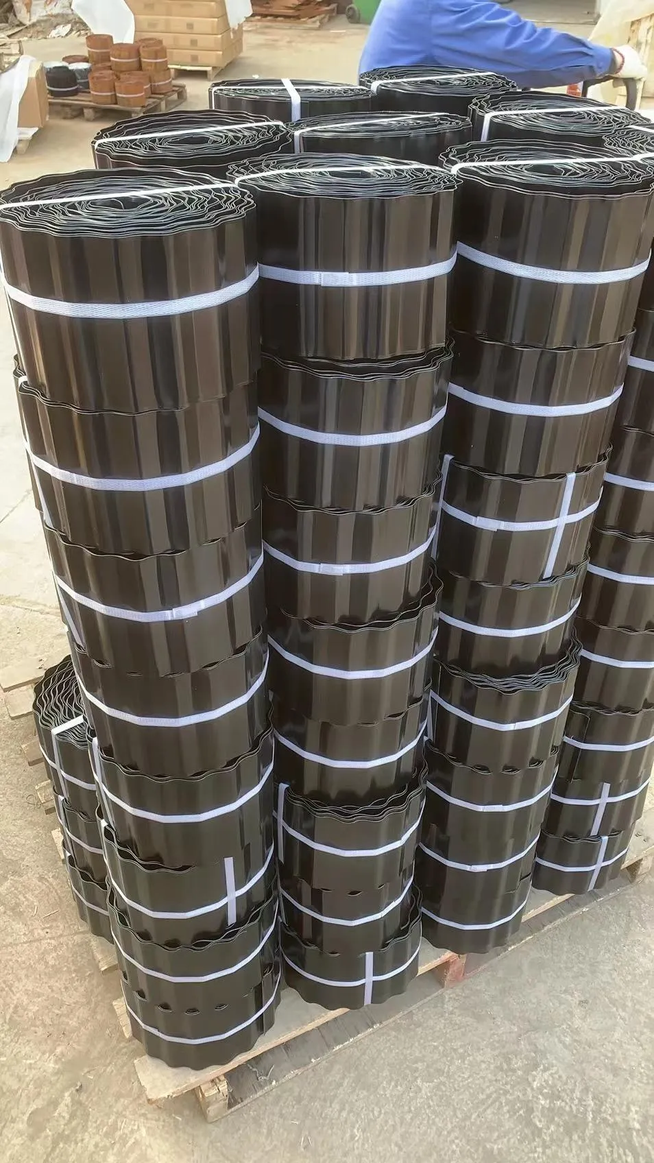 Landscape Edging Border Corrugated Galvanized Steel / Corten Steel Fence Garden Edging for Borders Flower Bed Lawn