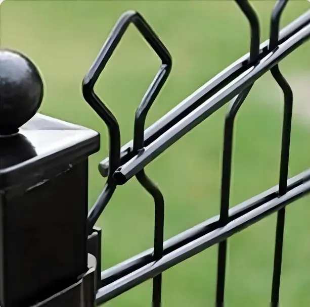 Arrow-head Design Decorative Panel Mesh Fence Metal Security Fence for Garden and Sports Farm Wood Factory Fencing