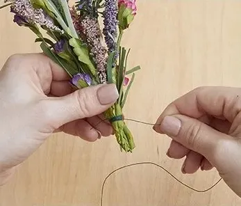 Supply High Quality PVC Coated Silver Wire,Galvanized Wire and Annealed wire for Home /Garden Bundling