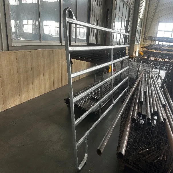 High-Quality Animal Corral Horse Fence Movable Racetrack Fence for Sheep Farm Zoo