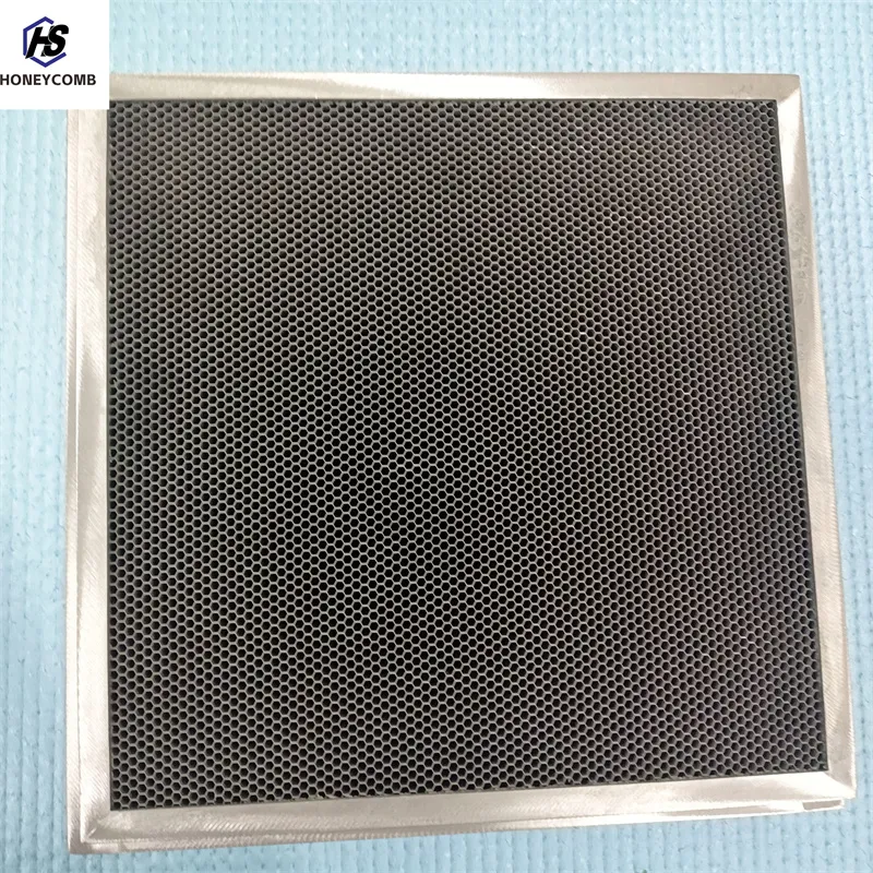 High Shielding Performance 2.0mm Cell Steel Honeycomb Vent For EMI/EMC/RF Shielded