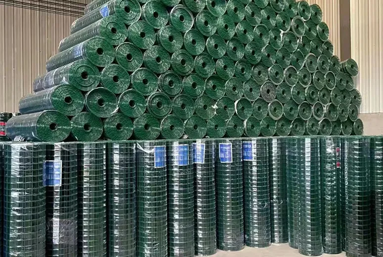 welded wire mesh fence