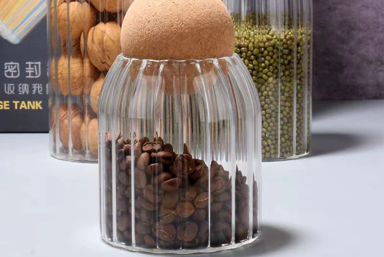 Unparalleled Convenience by High Borosilicate Glass Bottle with a Cork Lid