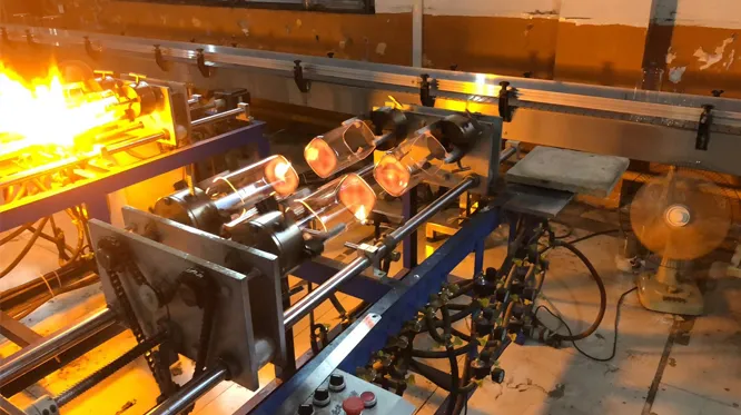 glassbeholdere med bambolokk