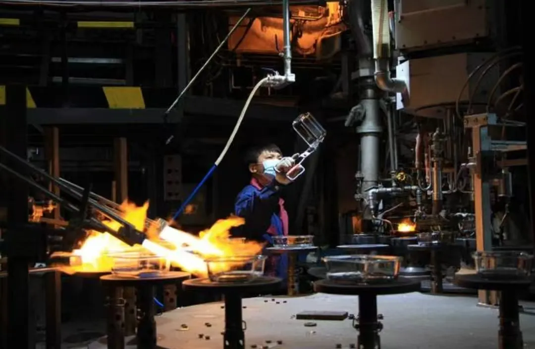 ガラス保存容器と木の蓋の優れた組み合わせ