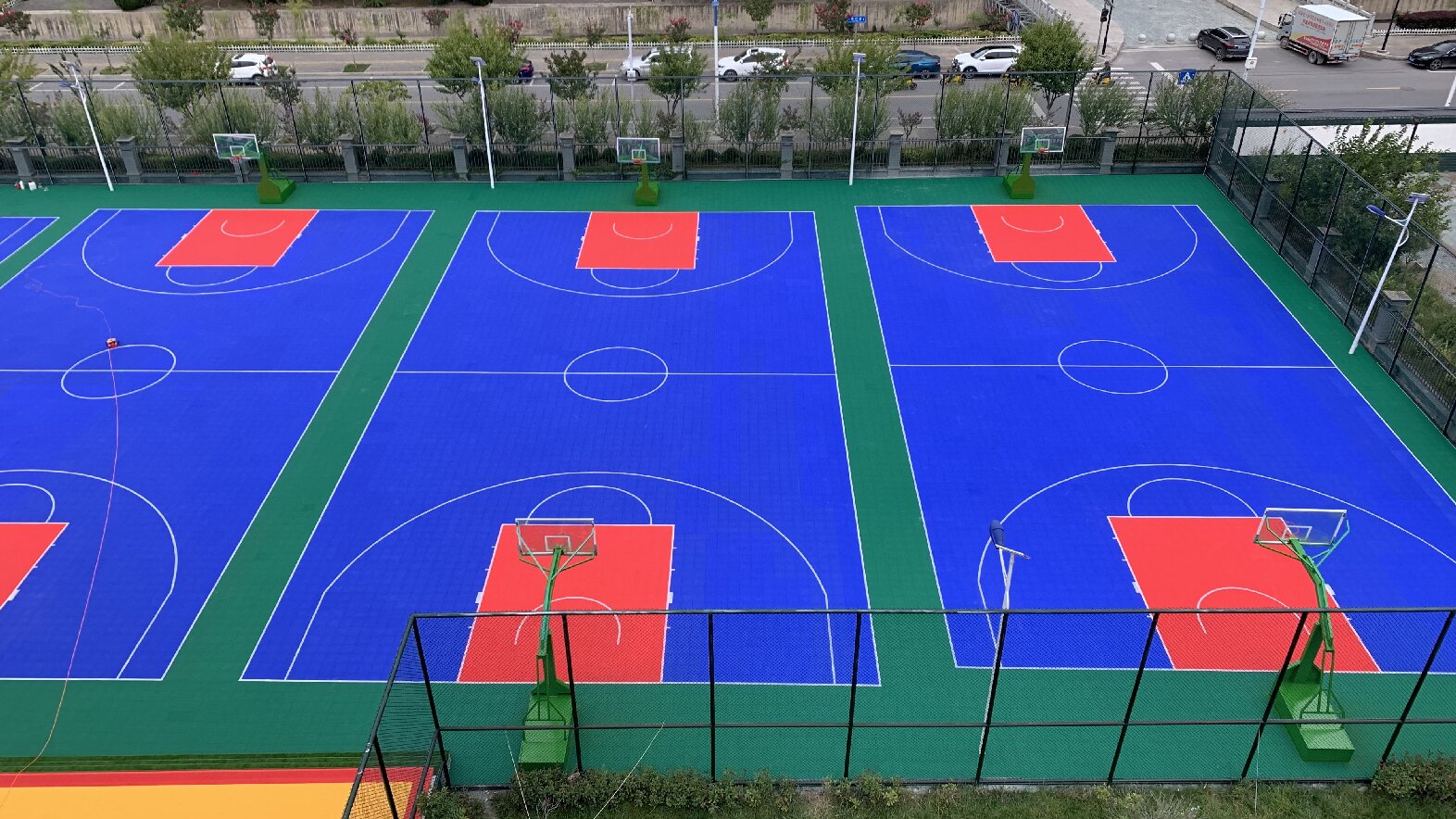 Honeycomb with Elastic Cushion Outdoor Sports Court Tiles - Shijiazhuang Langning Sporting Goods Technology Co., Ltd.