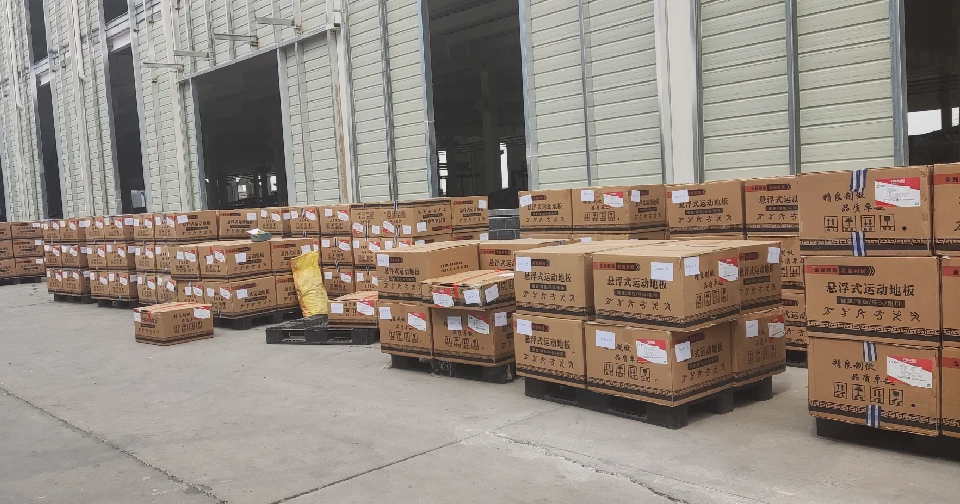 Honeycomb elastic pads floor tiles are made of food-grade PP (polypropylene) raw materials, non-toxic, odourless, green and environmentally friendly.