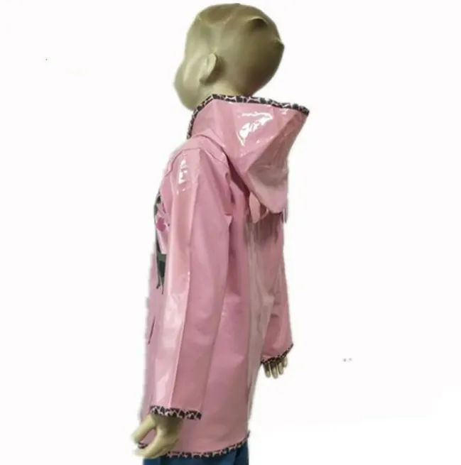 Stylish and Practical: Finding the Perfect Ladies’ Raincoat