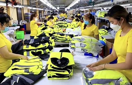 From Mayrain A Trusted Global Raincoat Manufacturer and Supplier